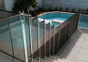 Black/Aluminum Pool Fence